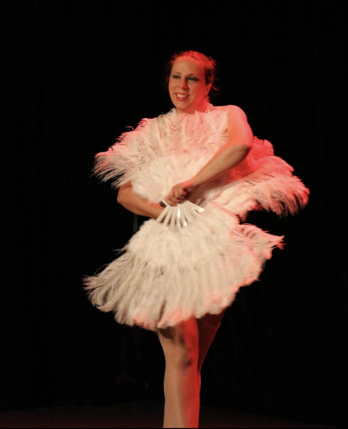 Burlesque von Bauchtänzerin Black Swan