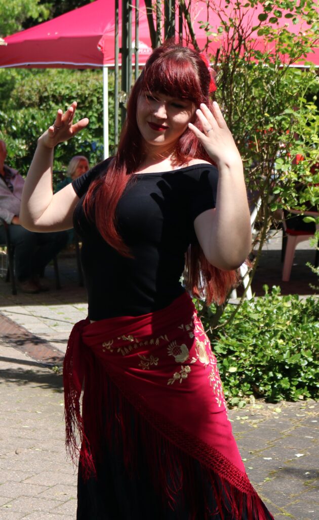 Bauchtänzerin Nasrin Al Shahar im Flamenco