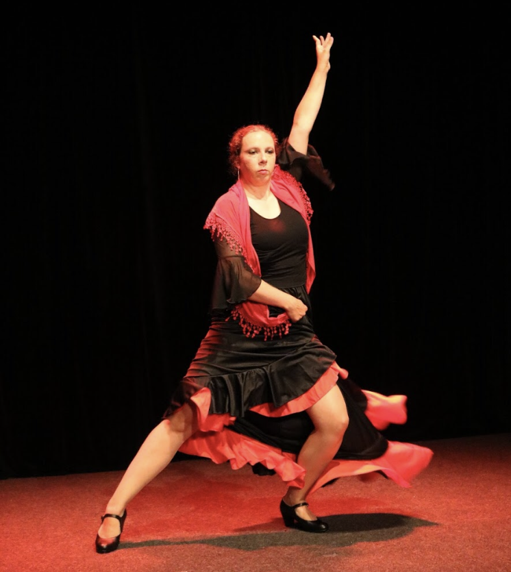 Bauchtänzerin Kyra im Flamenco