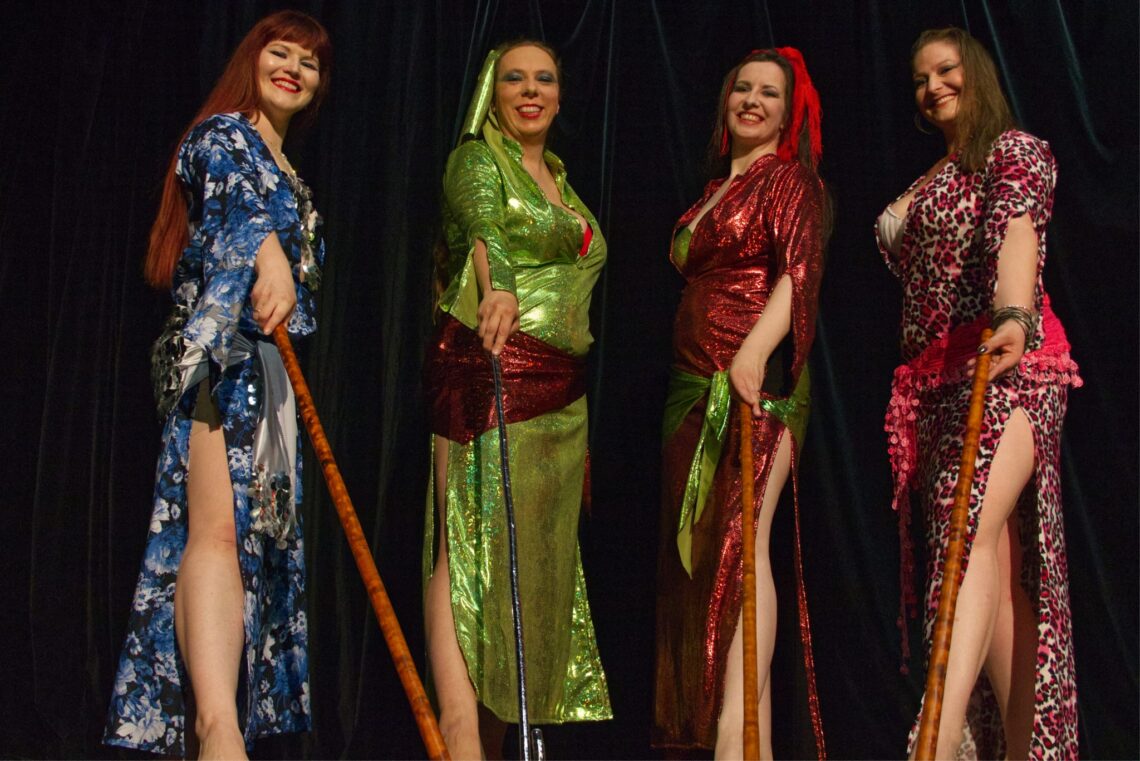 Tänzerinnen der Bauchtanzgruppe Orient meets Okzident aus Halle Saale
